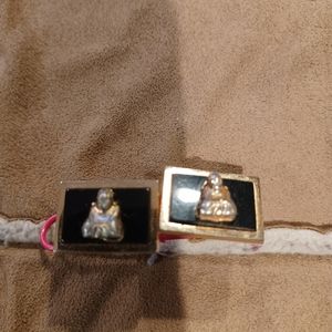 Cufflinks with figure